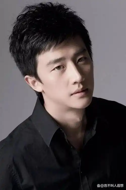 看来我喜欢的类型都是这种小眼睛男生.不知以上有没有你喜欢的明星呢?