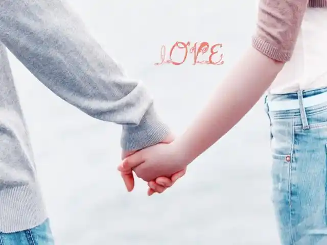 我爱你的时候,你也爱我,都在彼此触及的地方,伸手可及,真好!