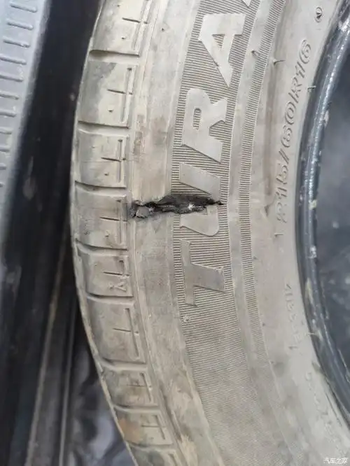 求助轮胎这样需要更换吗