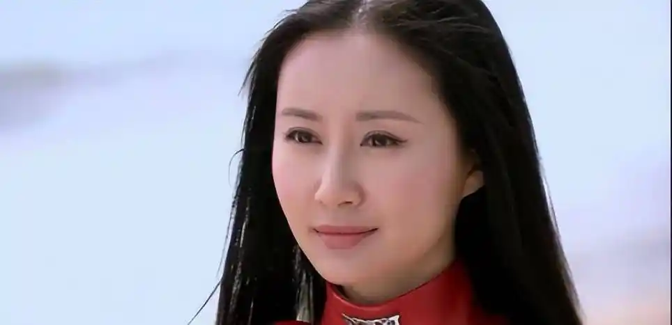 说到舒畅大家肯定都不陌生,那就是《魔幻手机》里的傻妞,小时候特别爱