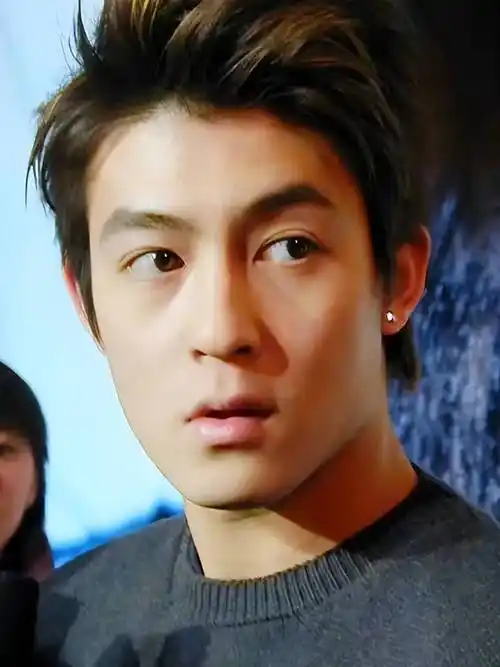 陈冠希近照曝光,略显沧桑,网友:怎么看着还没刘德华年轻_演出_赵本山