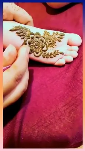 印度小孩子长大之后,就要给他们脚上画这个!