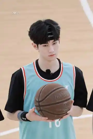 张真源98哇是安安啊75832022-8-6                 来自陕西特步:小