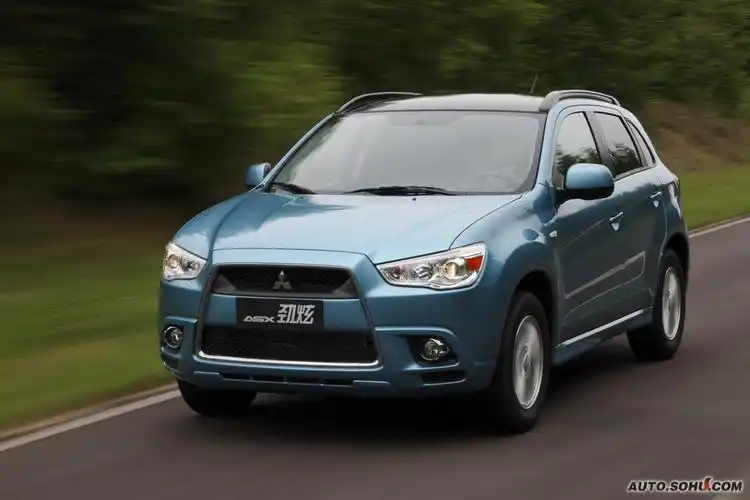 ">三菱汽车 /a>生产的一款 a>城市suv /a>(也可以看作是cross车型),其