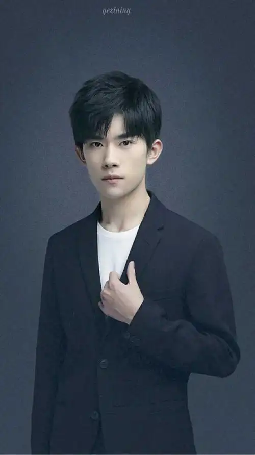 如何看待易烊千玺的长相?