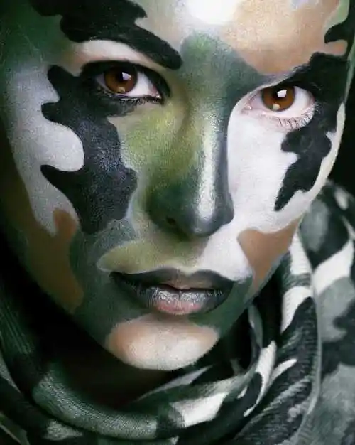 不同颜色的军绿迷彩背景