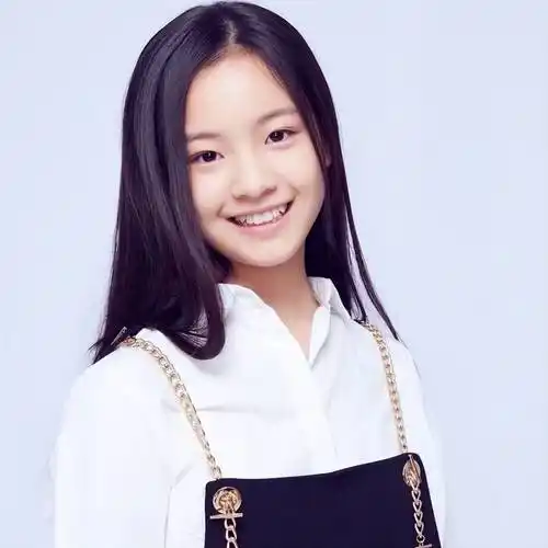 李庚希抽烟引热议,已经不是第一次被拍_行为_网友_事件