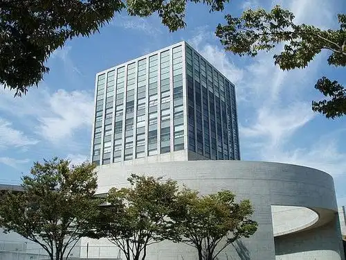 1993 兵库県立看护大学(兵库県明石市)