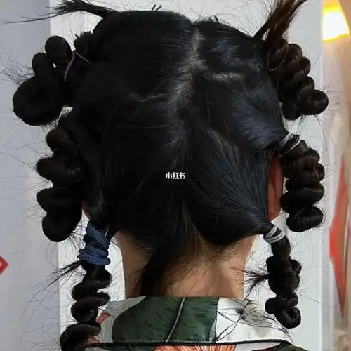 跟风羊角包发型04