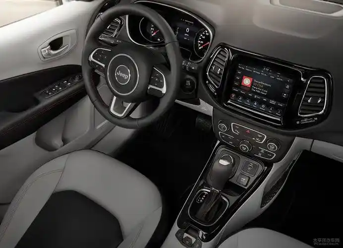 海外版新一代指南者内饰官图据悉,这款jeep全新车型源自与自由侠相同