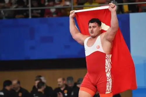 摔跤——男子古典式130公斤级:土耳其选手夺冠(2)