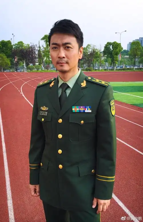 自从我进入解放军艺术学院毕业穿上军装以来便开始了