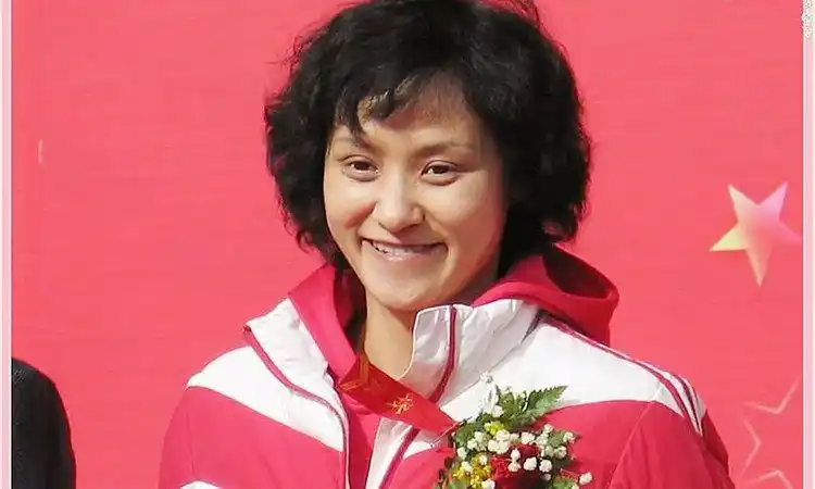 跳水奥运冠军高敏教你如何用蹦床健身