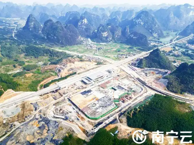 贵南高铁第一座封顶车站河池西站顺利封顶