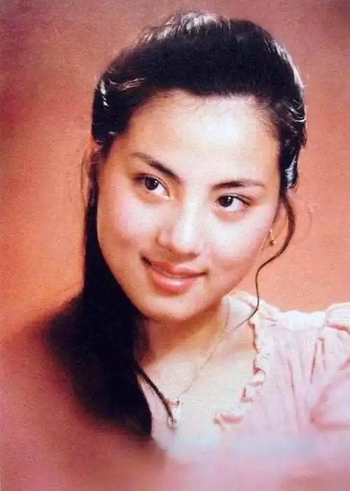 乐韵为爱辞演王熙凤却遭渣男骗成小三28岁因母亲一句话自杀