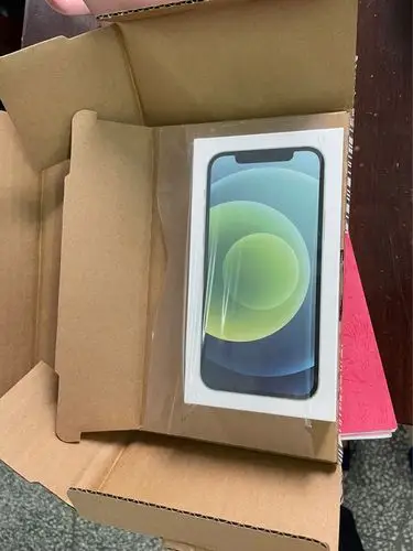 苹果12256全新未拆封白色和绿色各一个
