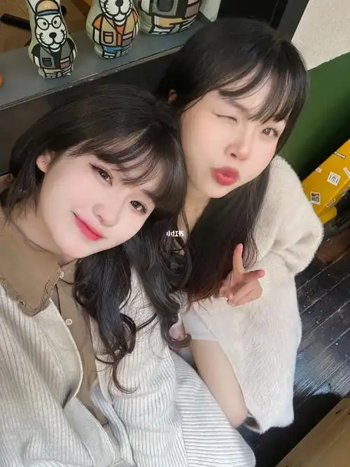 闺蜜自拍姿势下午茶两人自拍