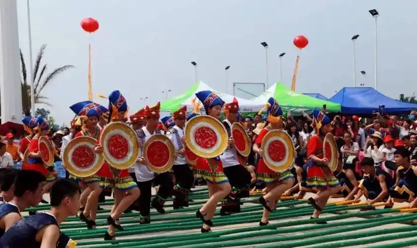 爆款出击 | 武鸣三月三,真纯玩610购物0景中店0必消!