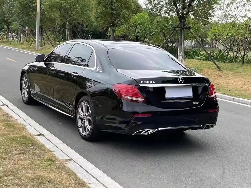 20年9月上牌20款奔驰e300l时尚版