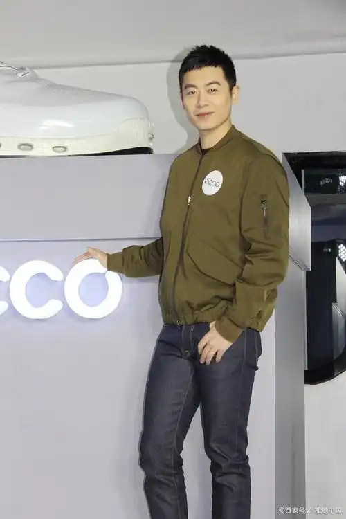 同学两亿岁演员表朱亚文将如何诠释复杂角色的内心世界呢