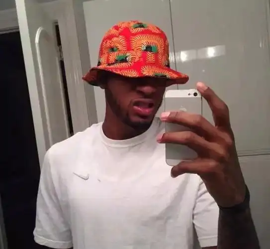 那天英语考试忘了丝滑怎么写于是我写了paulgeorge保罗乔治精美头像