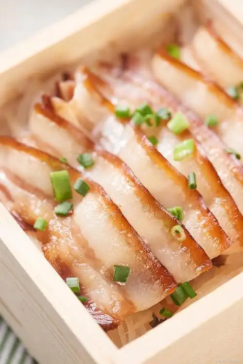 "鲜嫩多汁,最简单的蒸五花肉" 让你在家享受餐厅级别的美味