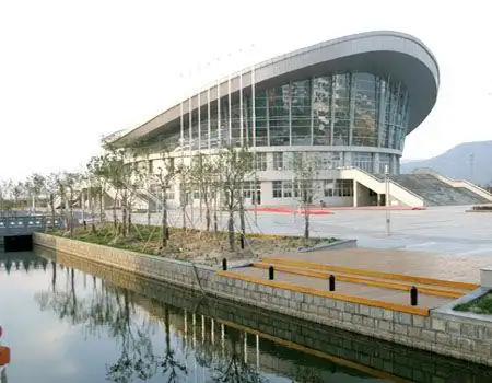 体育馆江苏省馆藏最丰富的海洋馆欣园雪景图书馆主楼侧影第三教学楼