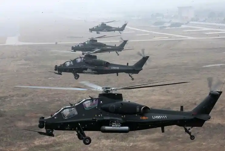 直-10武装直升机编队