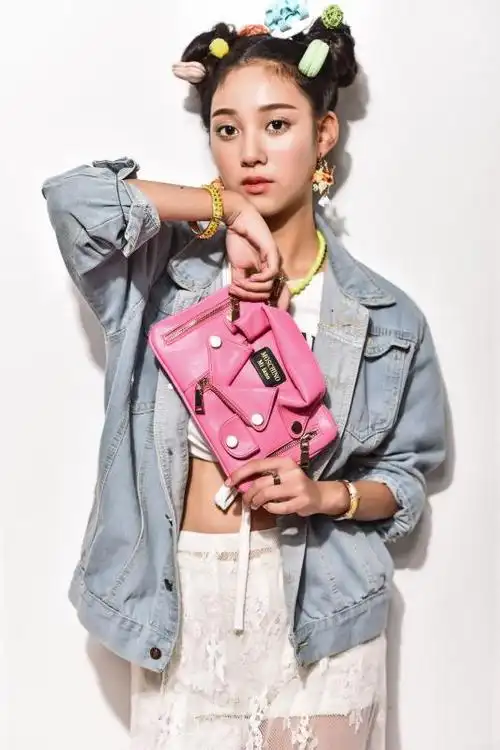 黄巾倚个人资料简介_主要成就_倚倚演艺经历介绍-lucyjinyi huang-千