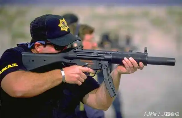 军事丨20世纪60年代末期,最著名的消声型冲锋枪