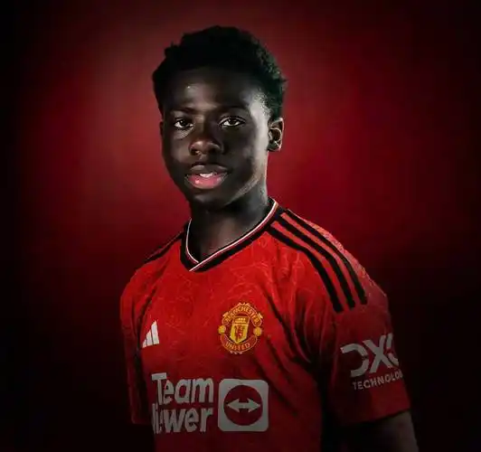 曼联小妖决定合同期满免费走人!谈判半年拒绝续约,为打主力转会