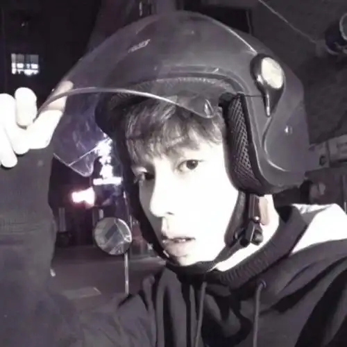 洛白:高冷男头(超酷 大头照 成熟 _男生头像_我要个性网