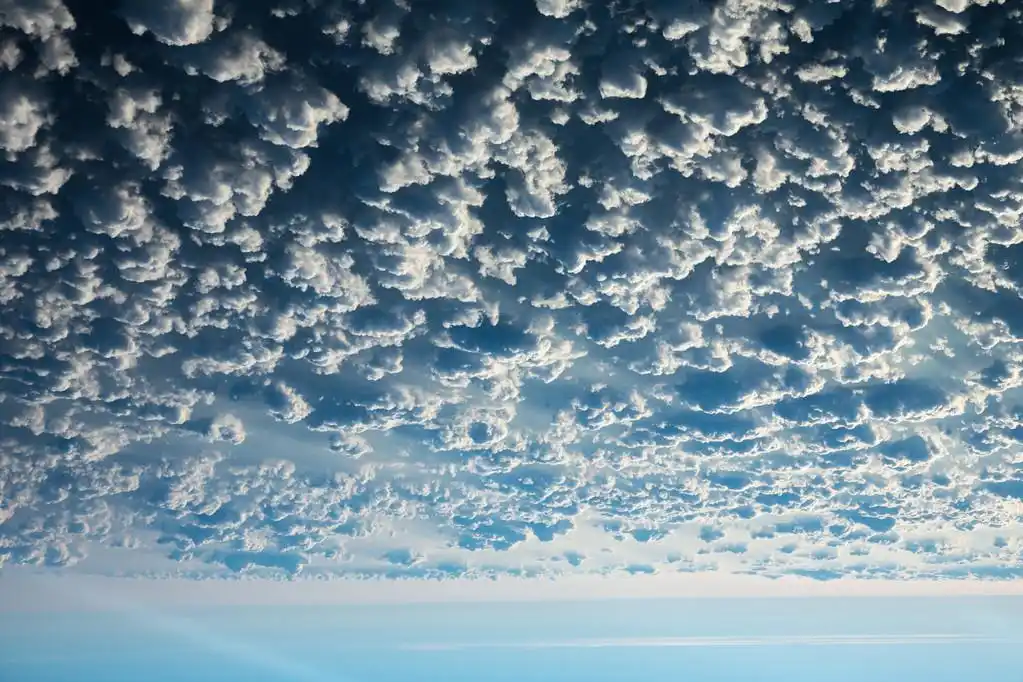 跟斗云,颠倒的云层景观