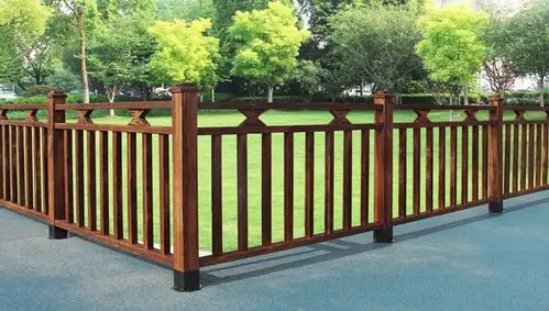 厂家直销户外室外庭院隔断装饰露台防腐木护栏木栅栏木围栏木栏杆