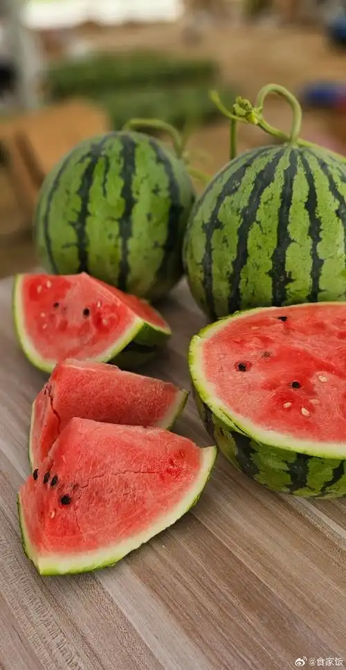 女友买了西瓜,写了这样一段,很开心.