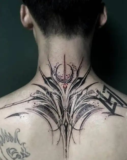 暗黑花体纹身图片_颈部图腾点刺暗黑纹身图案