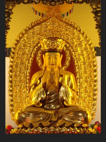 谁有高清的毗卢遮那佛/大日如来的图片,发我一张,显宗,密宗造型都可以