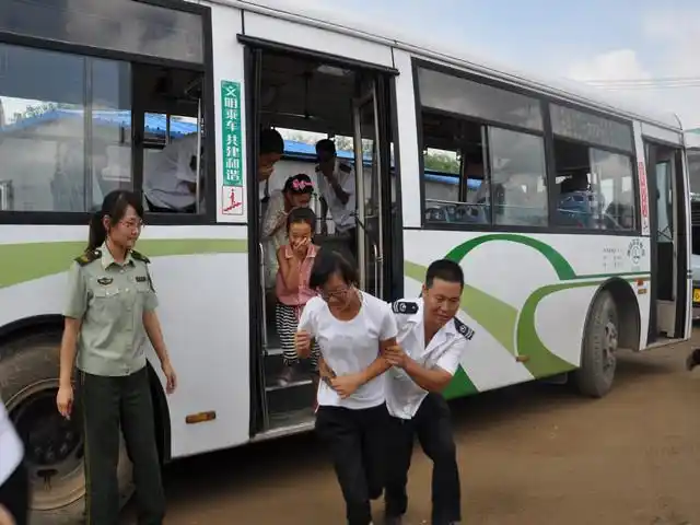 城阳大队走进公交公司进行消防安全培训