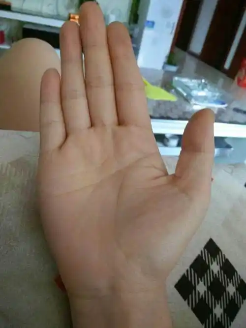 断掌纹的女人(女人断掌好不好)