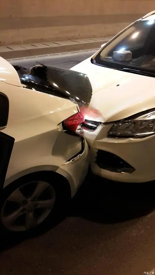 新车高速上被追尾 对方全责 能让对方赔偿折旧费 误工费吗