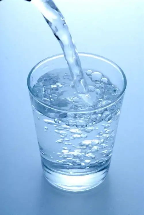 水杯的水洒了代表什么寓意的简单介绍