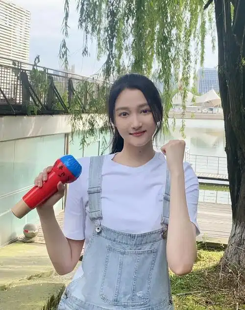 高考季,迪丽热巴贾乃亮等20位艺人集体力挺全国高三生|林依轮|关晓彤