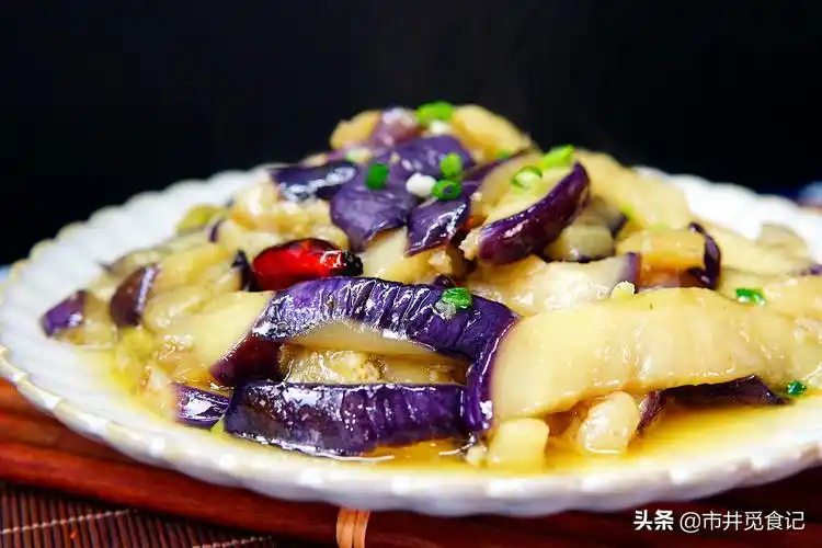 怎么炒茄子(怎么炒茄子不费油)