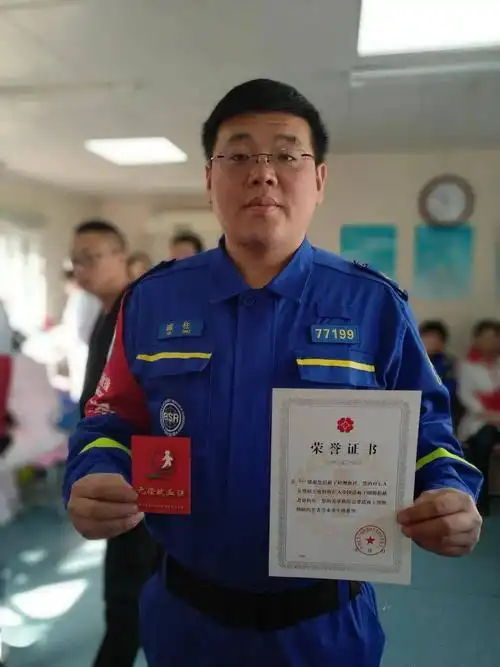 扶贫助困好青年戚柱:扶弱帮困 逆行向前_工作