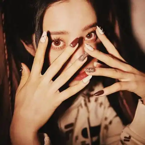 扒一扒女明星们最爱的美甲~快来get同款!