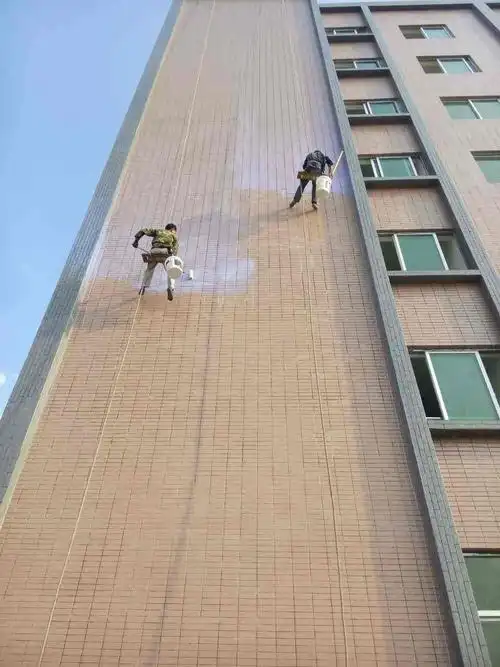 外墙透明防水涂料