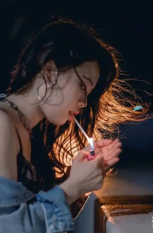 抽烟,纹身,说脏话的女孩都是新女孩吗?