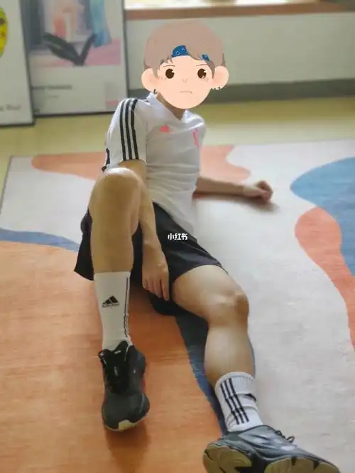 体育生  #阿迪达斯  #足球小子  #袜子  #足球装备  #男生袜子搭配
