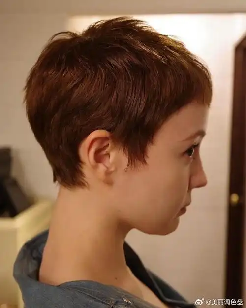 女生短发发型