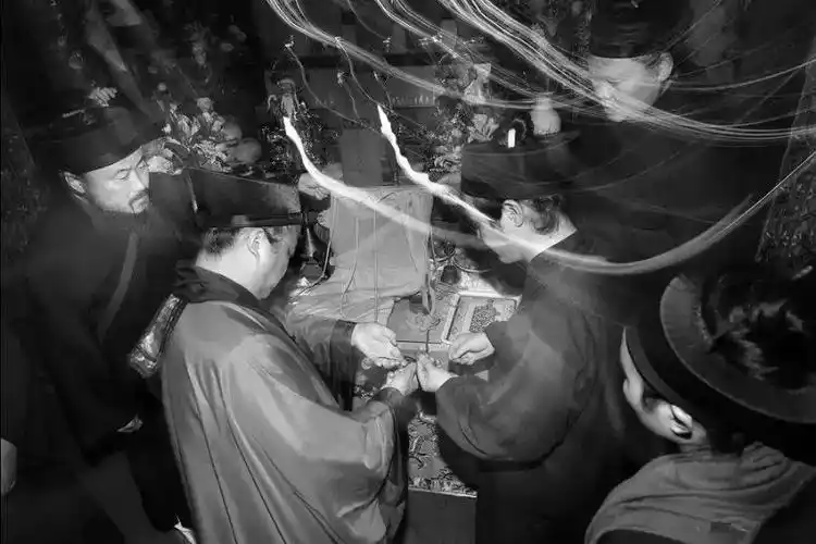 揭秘假道士如何骗人,几个骗人的道教"法术"分享(2)